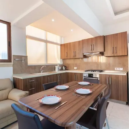 Sea View Penthouse, 1 Bedroom And Sofa Bed *