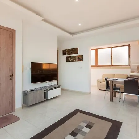 Апартаменты Sea View Penthouse, 1 Bedroom And Sofa Bed